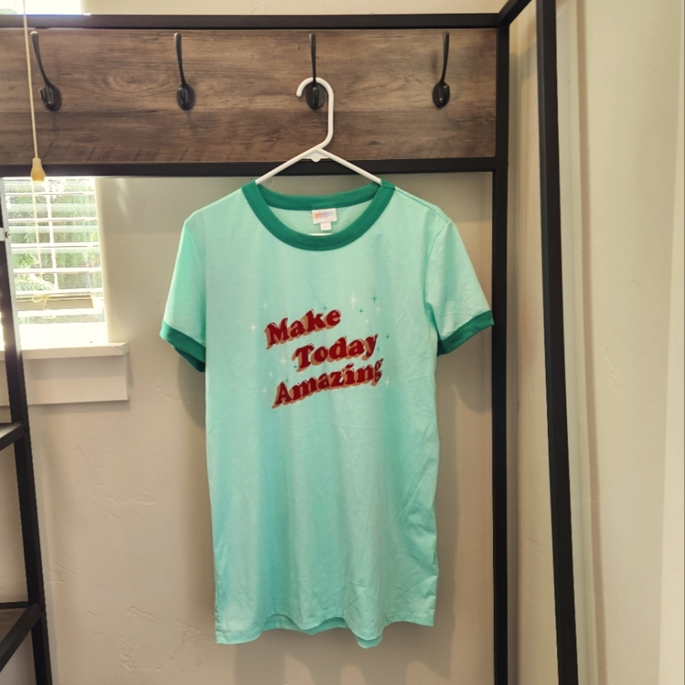 Buy 1 get 2 free!New lularoe liv shirt